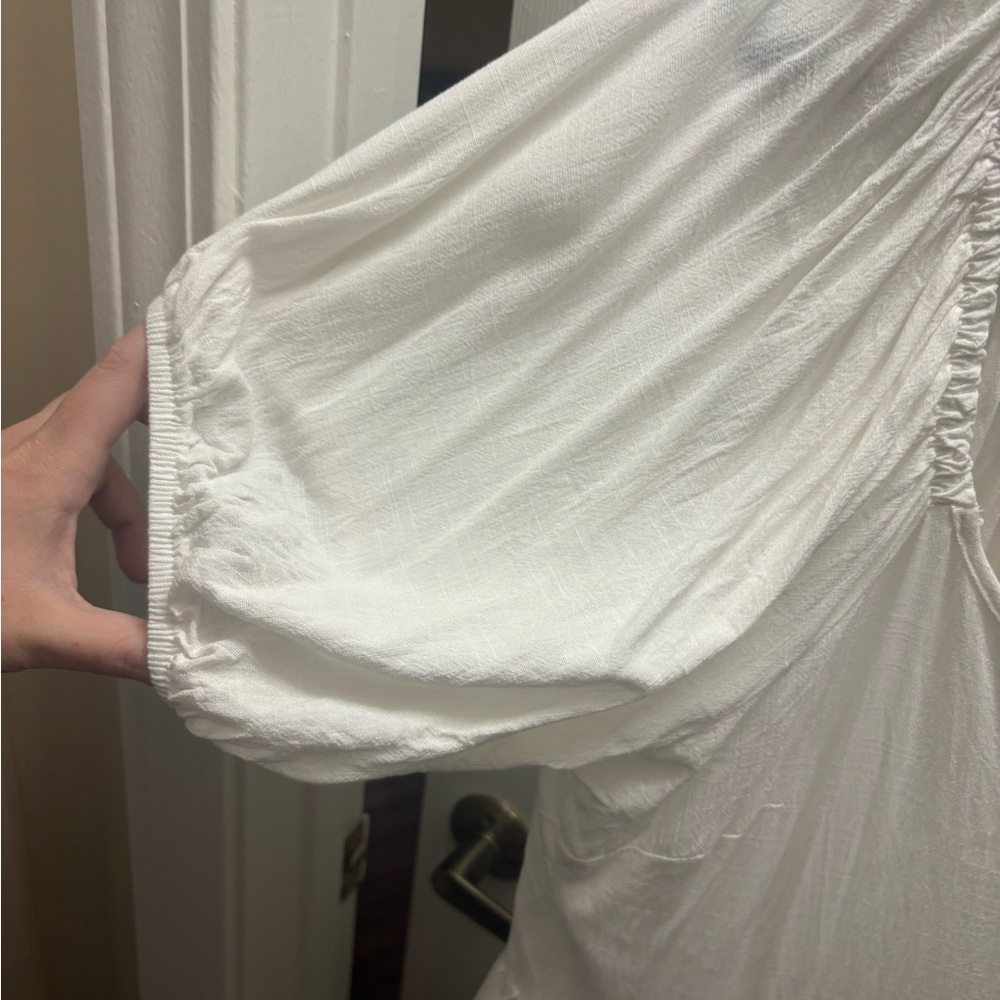 Arula White Ruffled Women's Top - Picture 3 of 4